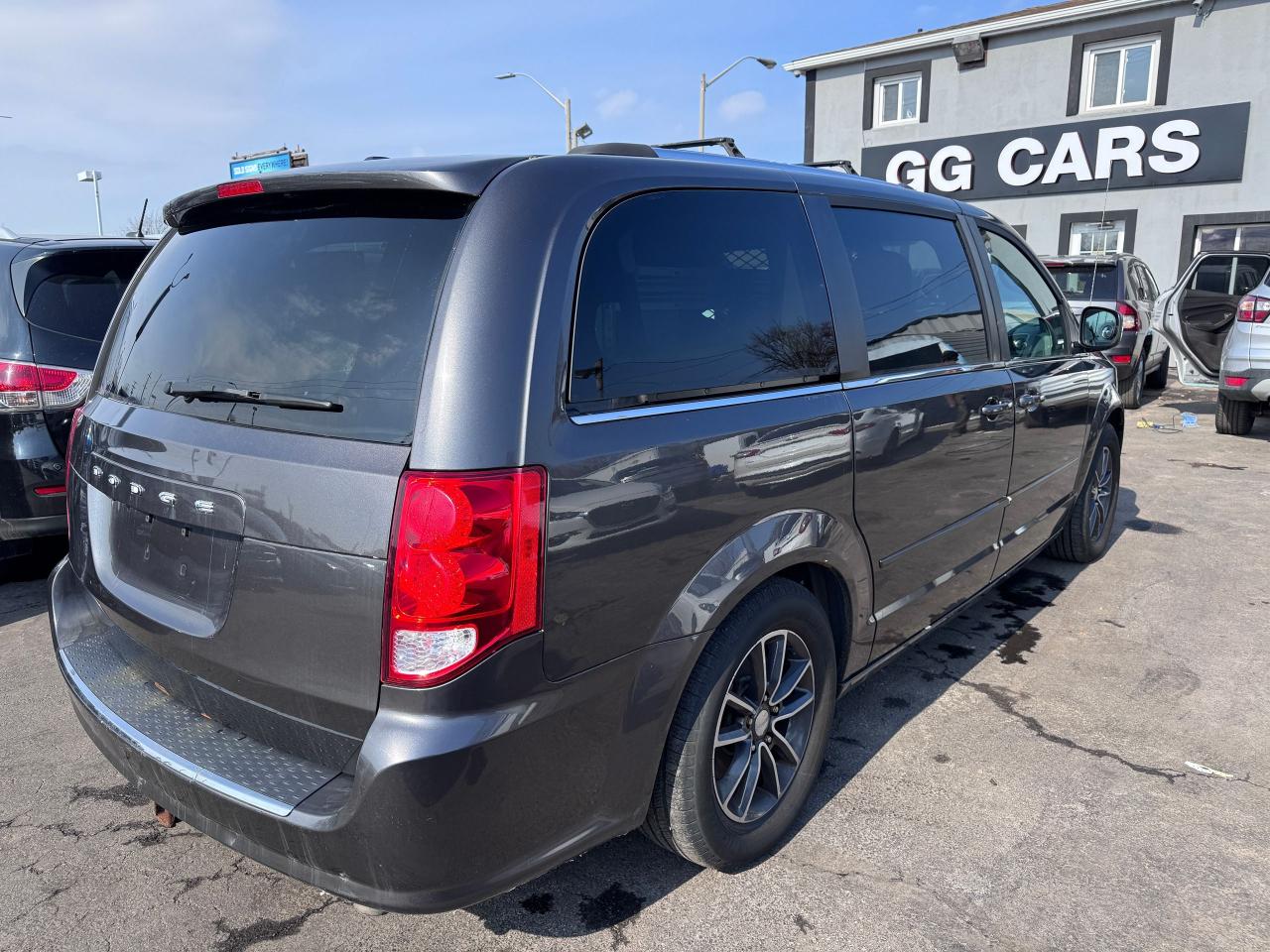 2017 Dodge Grand Caravan SXT Premium Plus | Rear Cam | Business Conversion Photo
