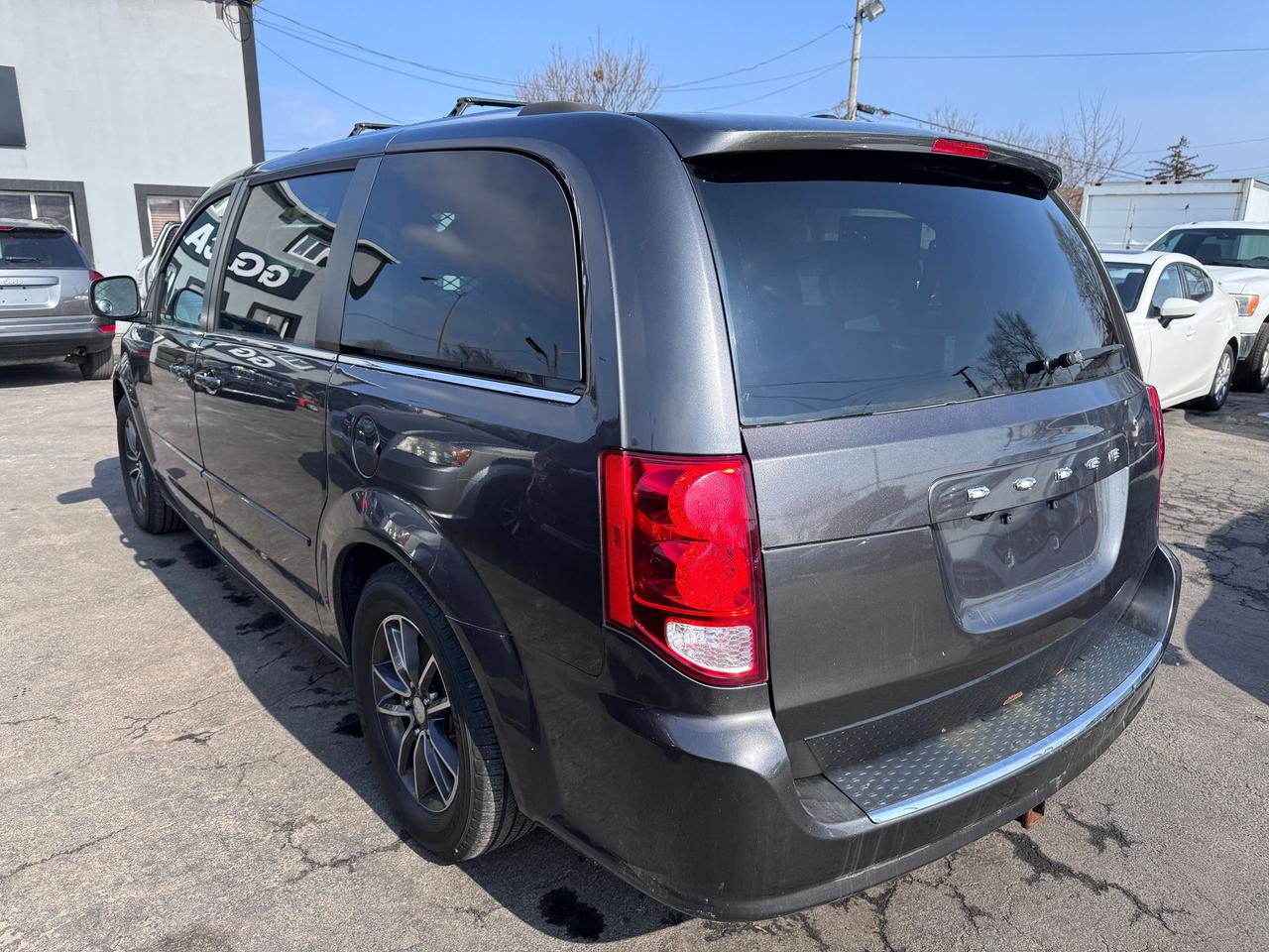 2017 Dodge Grand Caravan SXT Premium Plus | Rear Cam | Business Conversion Photo