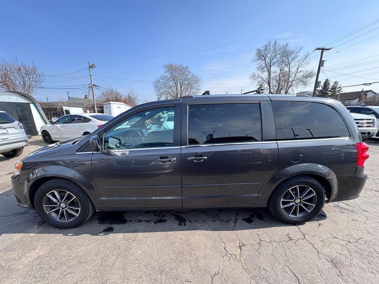 2017 Dodge Grand Caravan SXT Premium Plus | Rear Cam | Business Conversion Photo
