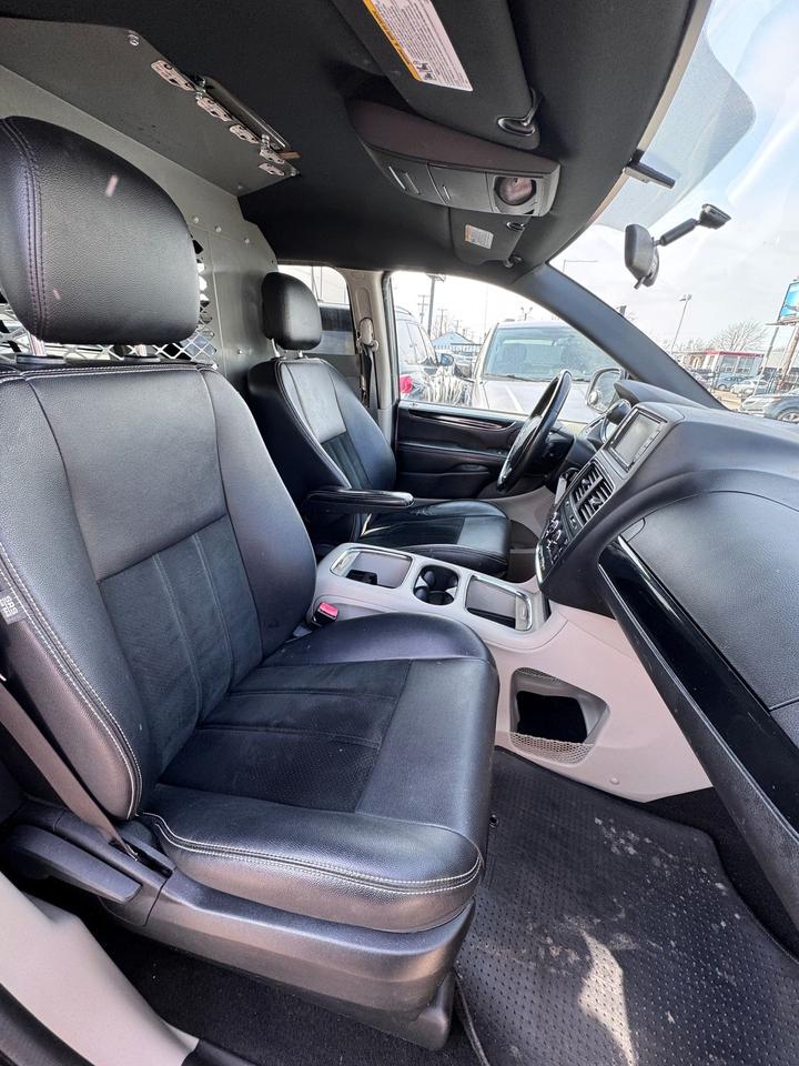 2017 Dodge Grand Caravan SXT Premium Plus | Rear Cam | Business Conversion Photo