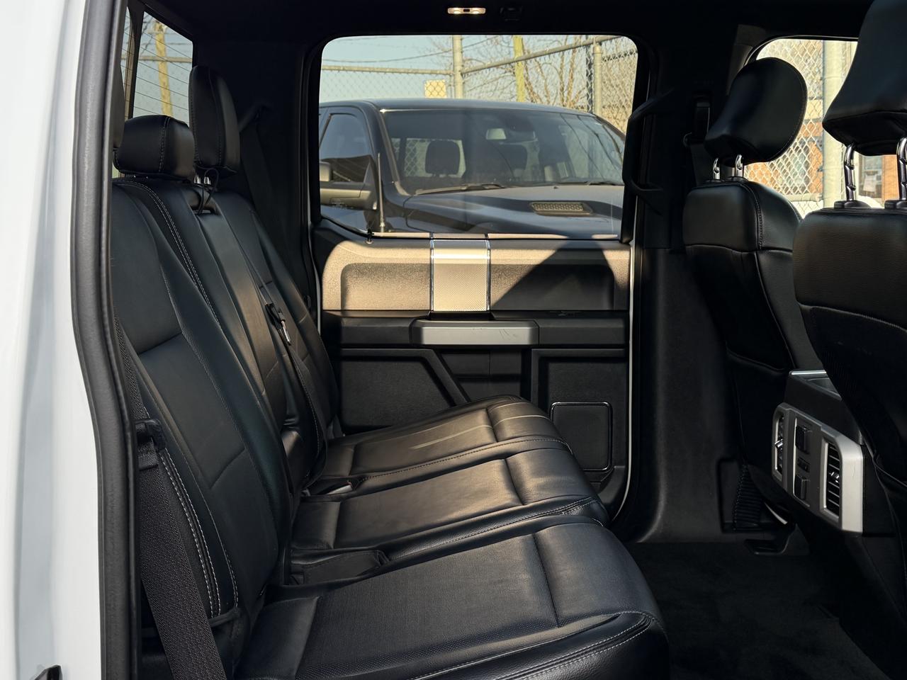 2015 Ford F-150 Lariat Photo