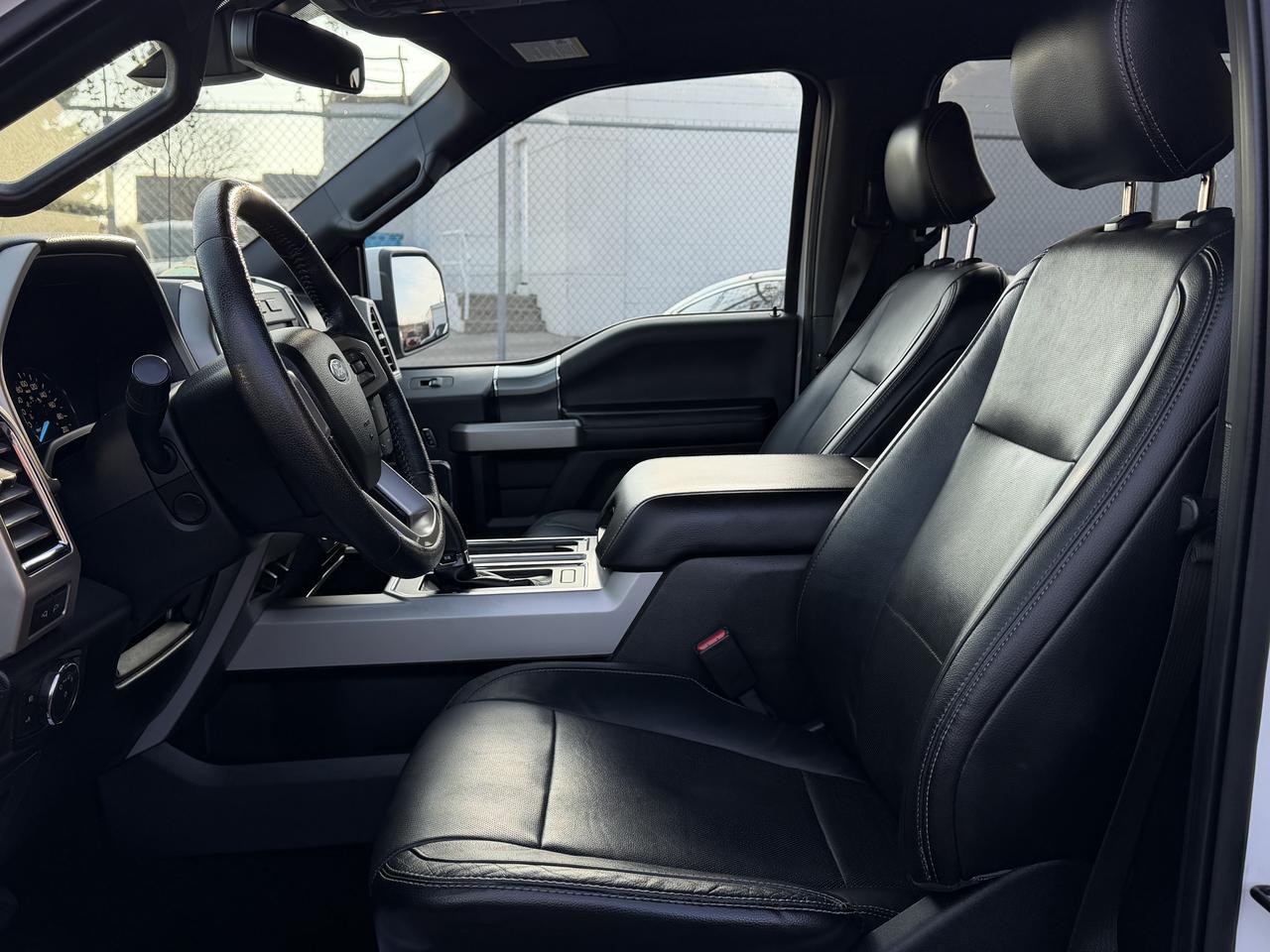 2015 Ford F-150 Lariat Photo