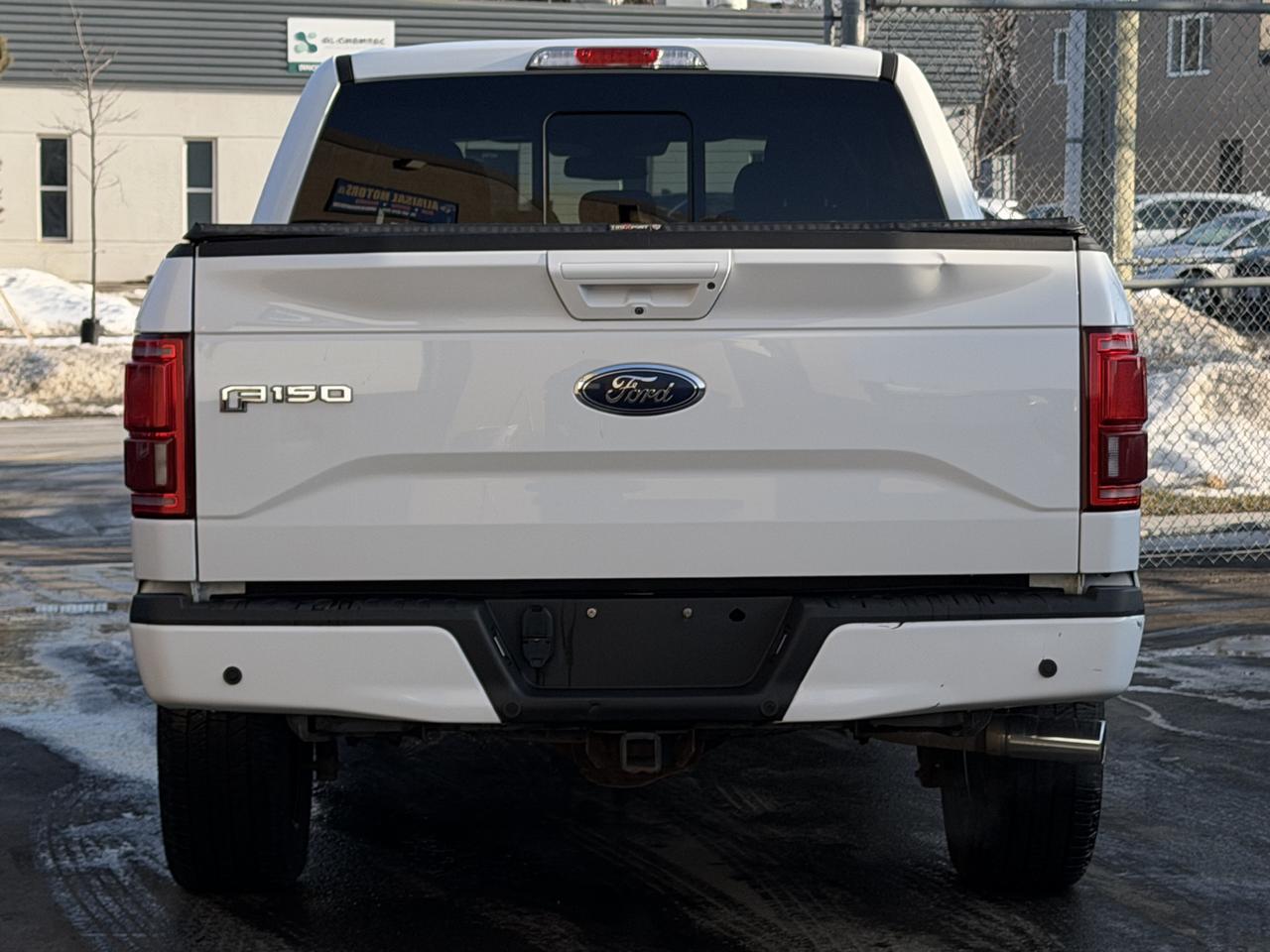 2015 Ford F-150 Lariat Photo3