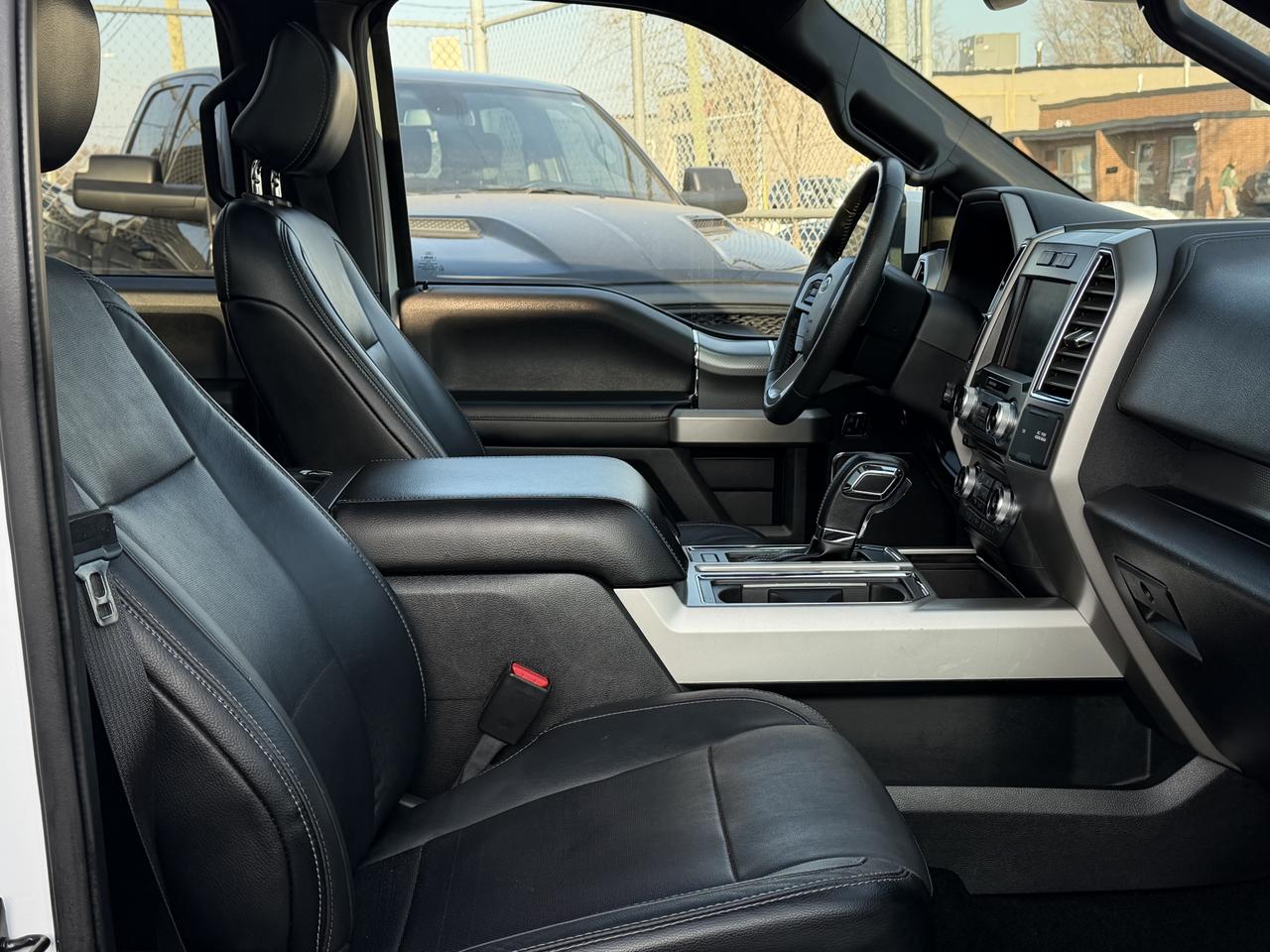 2015 Ford F-150 Lariat Photo