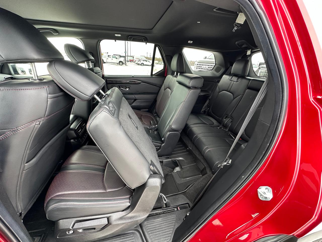 2025 Honda Pilot Black Edition AWD Photo5