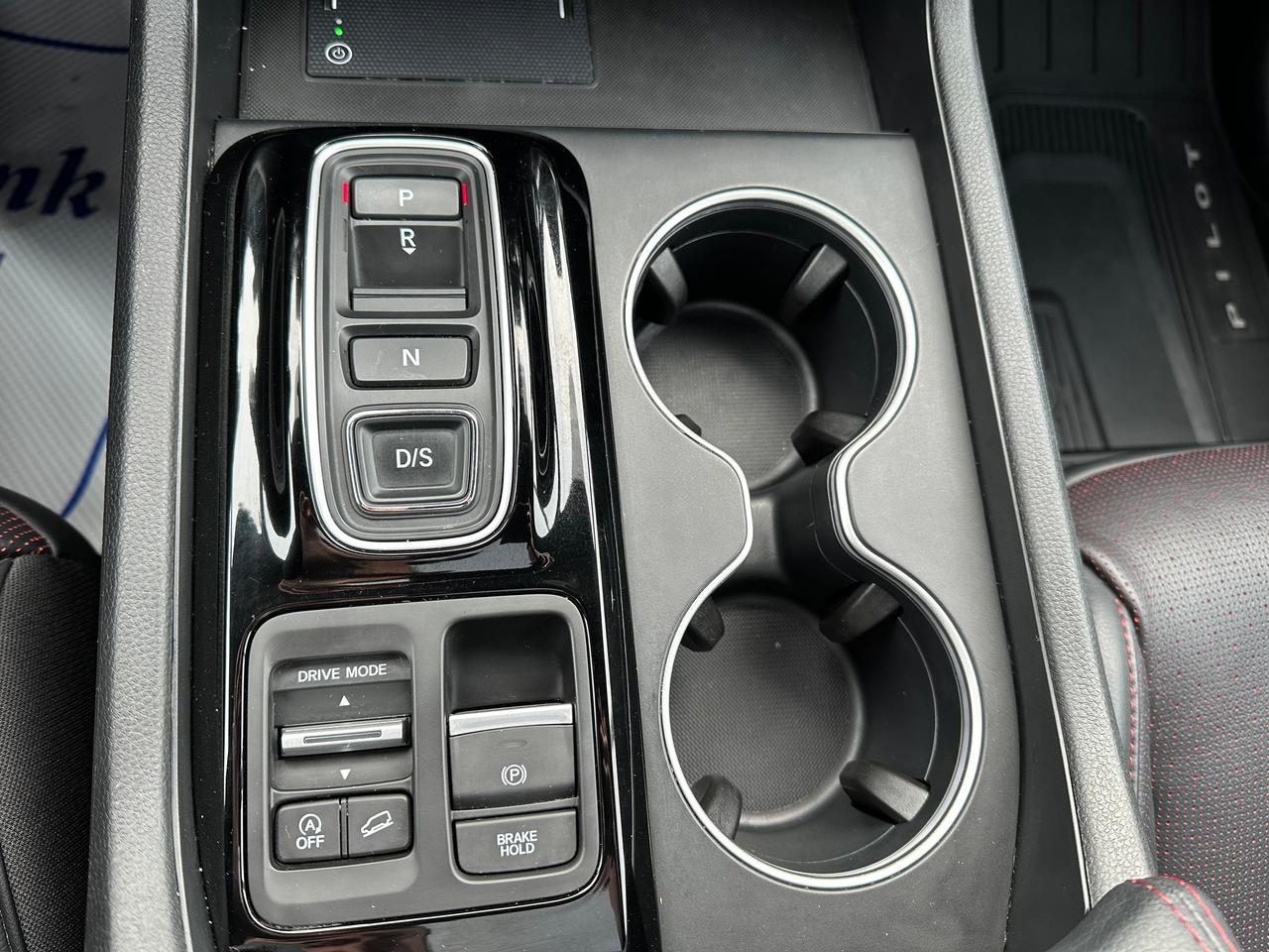 2025 Honda Pilot Black Edition AWD Photo5