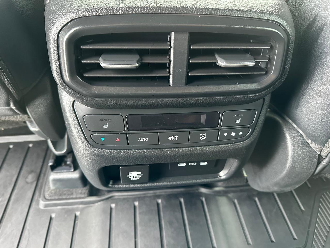 2025 Honda Pilot Black Edition AWD Photo5