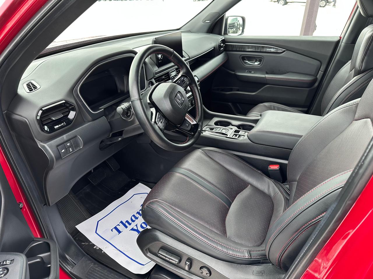 2025 Honda Pilot Black Edition AWD Photo5