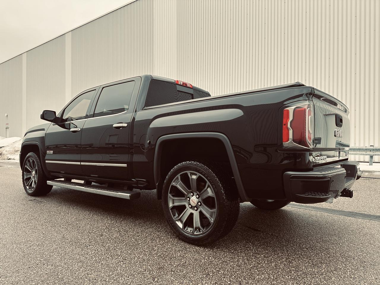 2016 GMC Sierra 1500 4WD Crew Cab SLE All Terrian Triple Black Photo4