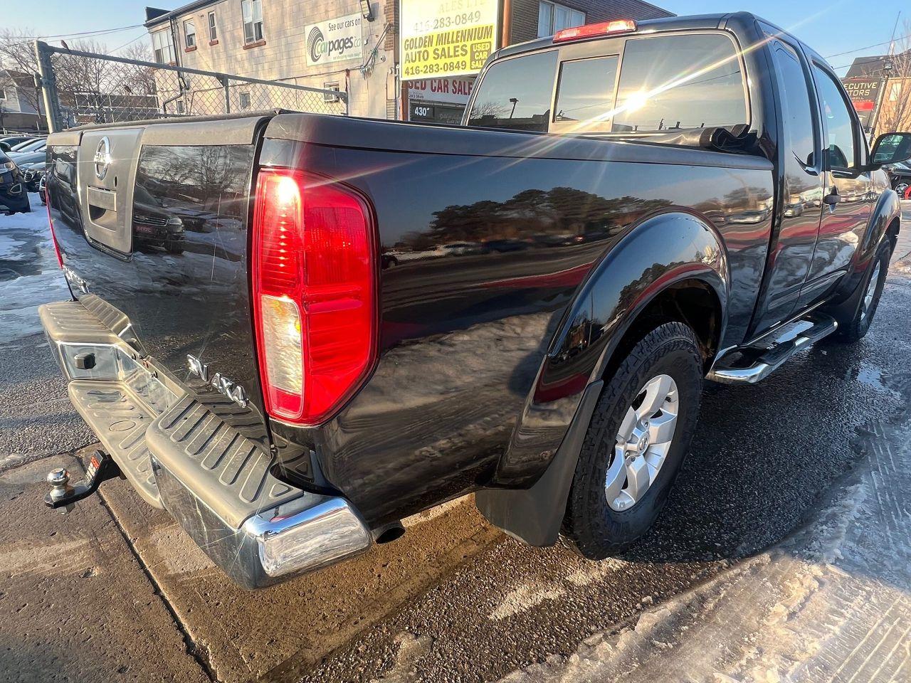 2011 Nissan Frontier SV-4WD-AUTOMATIC & MORE! Photo