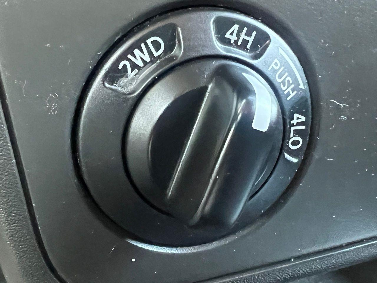 2011 Nissan Frontier SV-4WD-AUTOMATIC & MORE! Photo