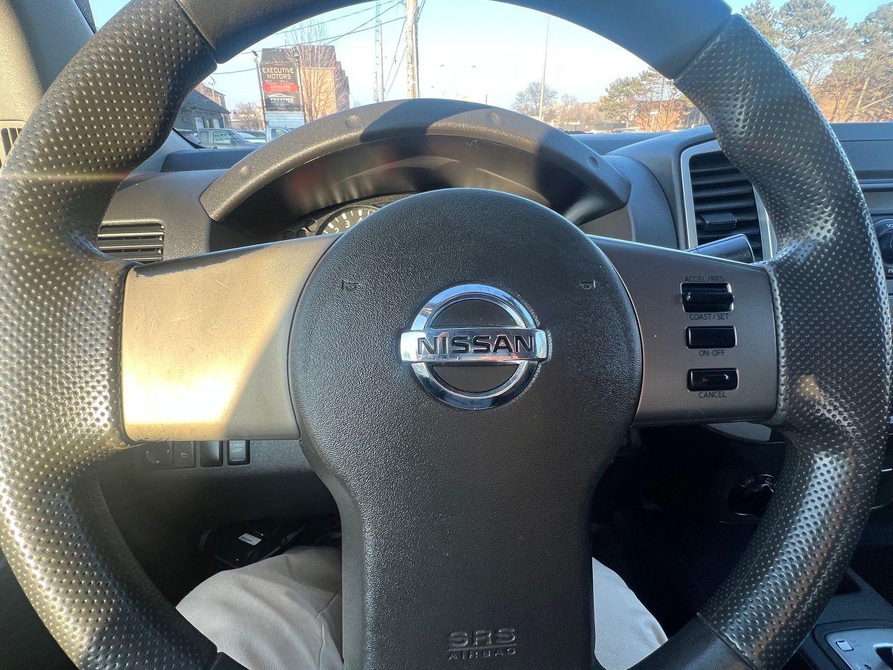 2011 Nissan Frontier SV-4WD-AUTOMATIC & MORE! Photo