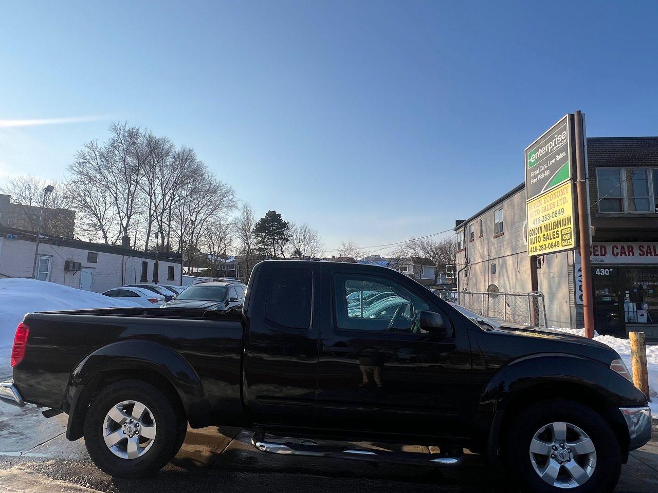 2011 Nissan Frontier SV-4WD-AUTOMATIC & MORE! Photo