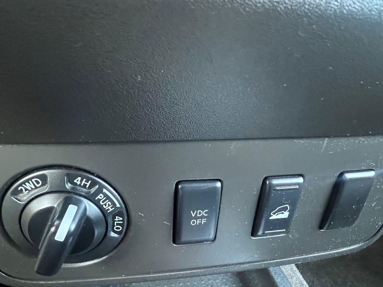2011 Nissan Frontier SV-4WD-AUTOMATIC & MORE! Photo