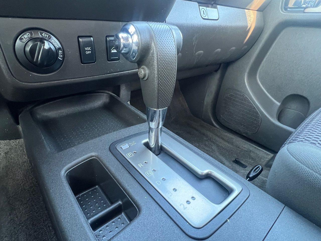 2011 Nissan Frontier SV-4WD-AUTOMATIC & MORE! Photo