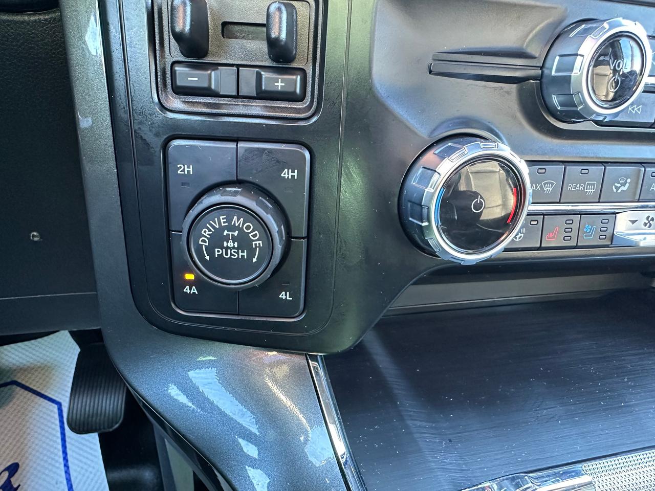 2023 Ford F-150 Lariat Photo5