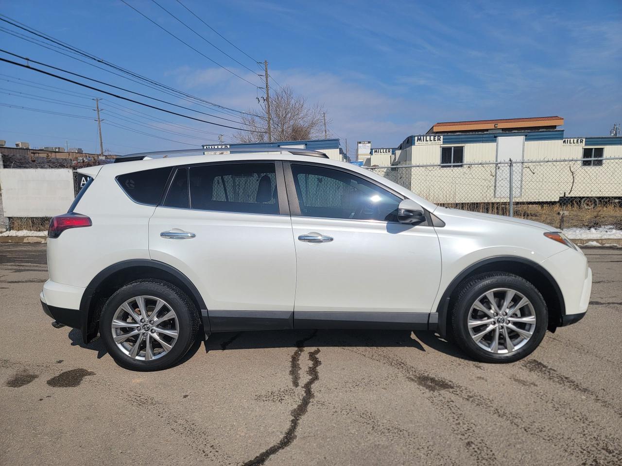 2017 Toyota RAV4 AWD | Limited | LOW KMS Photo