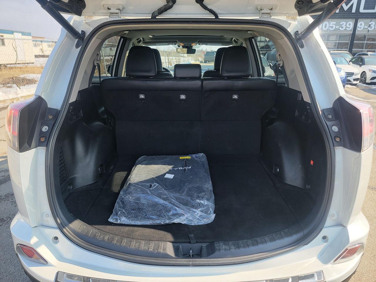 2017 Toyota RAV4 AWD | Limited | LOW KMS Photo