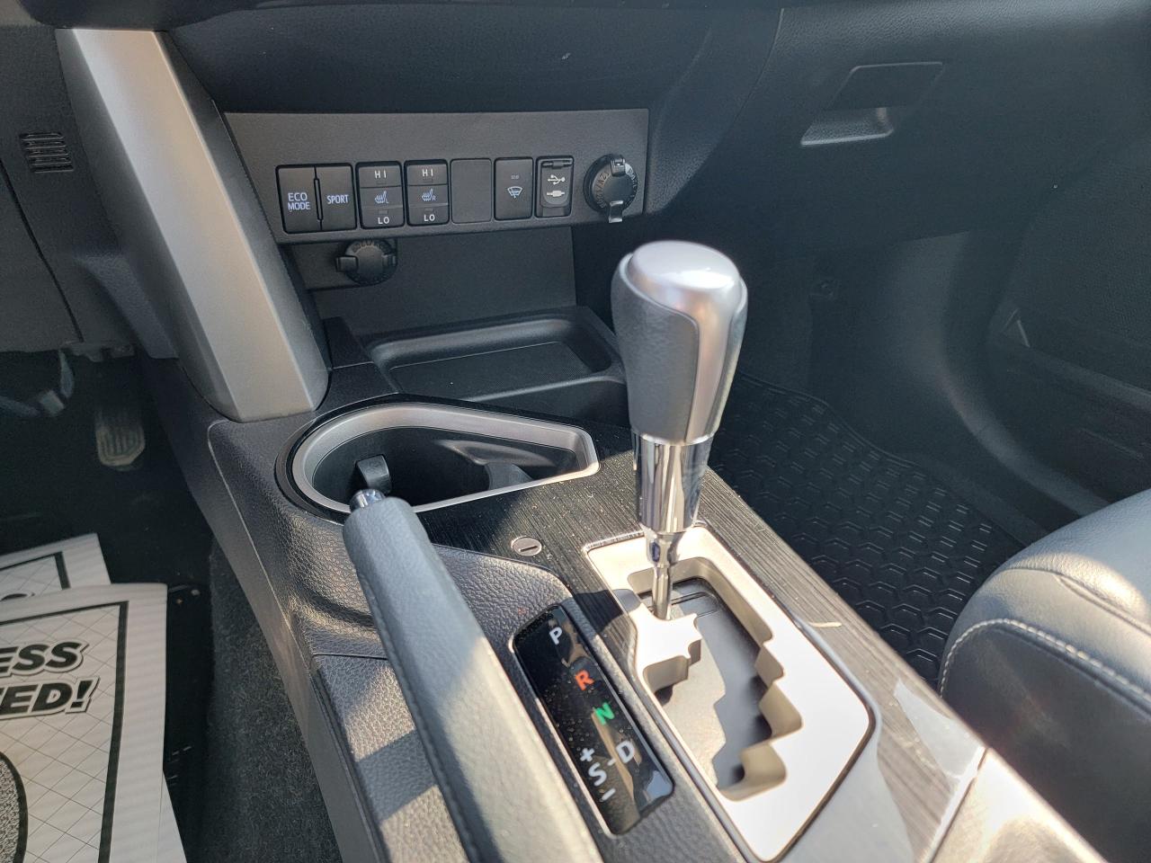 2017 Toyota RAV4 AWD | Limited | LOW KMS Photo