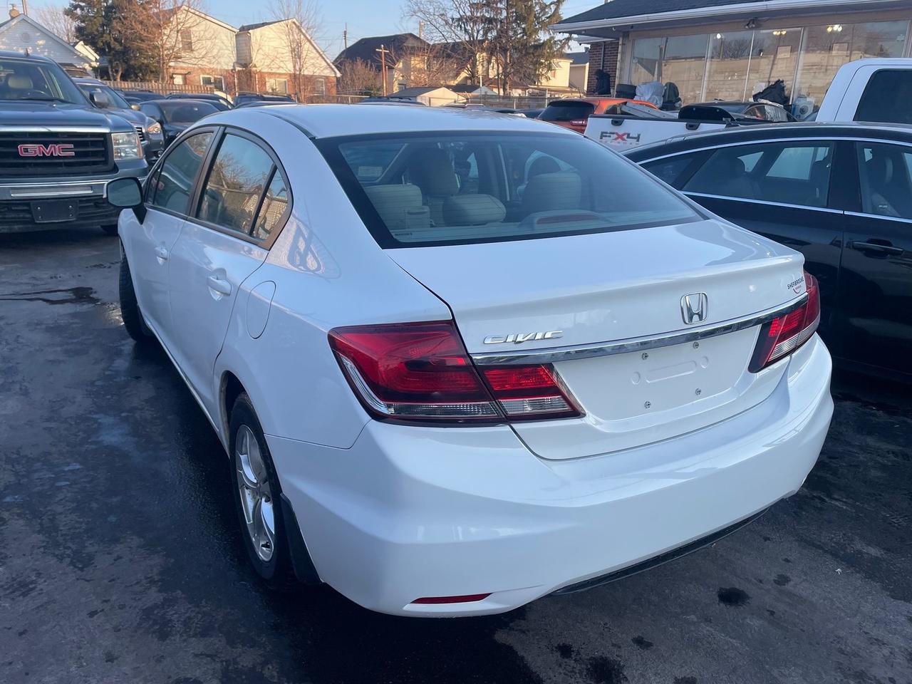 2013 Honda Civic LX *HEATED SEATS, SAFETY, 1Y WARRANTY ENG & TRAN* Photo