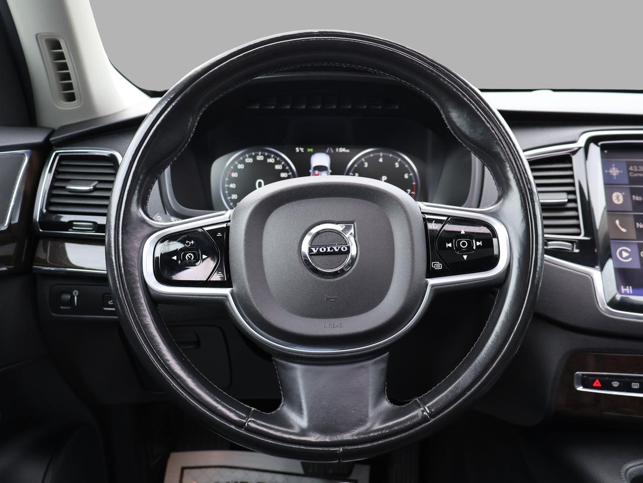 2018 Volvo XC90 T6 MOMENTUM AWD CERTIFIED *VOLVO MAINTAIN* CAMERA NAV BLUETOOTH LEATHER HEATED SEATS PANO ROOF CRUISE ALLOYS Photo