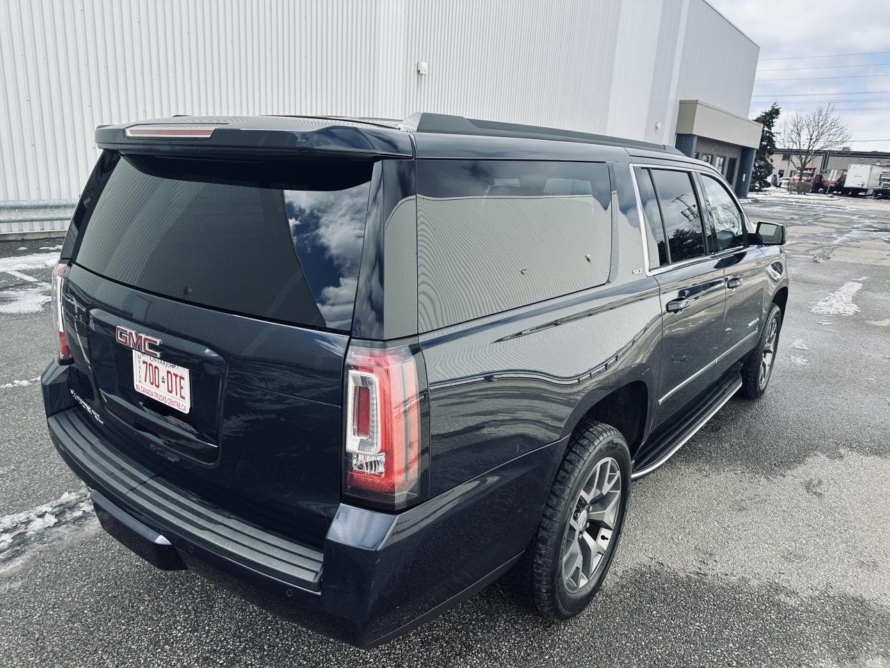 2017 GMC Yukon XL SLT 8 Passengers Fully Equiped Photo