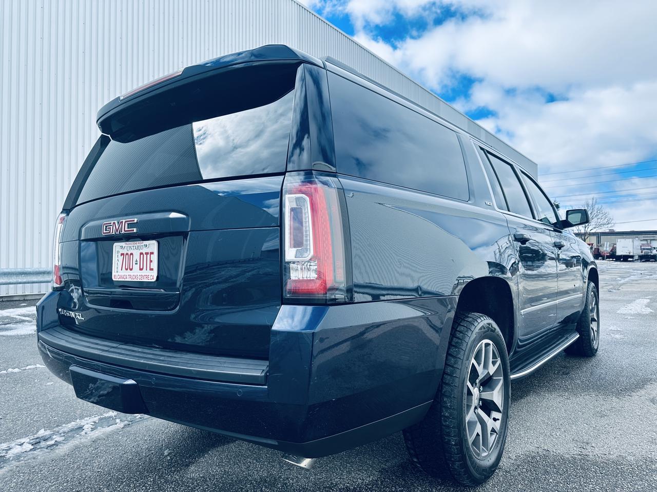 2017 GMC Yukon XL SLT 8 Passengers Fully Equiped Photo