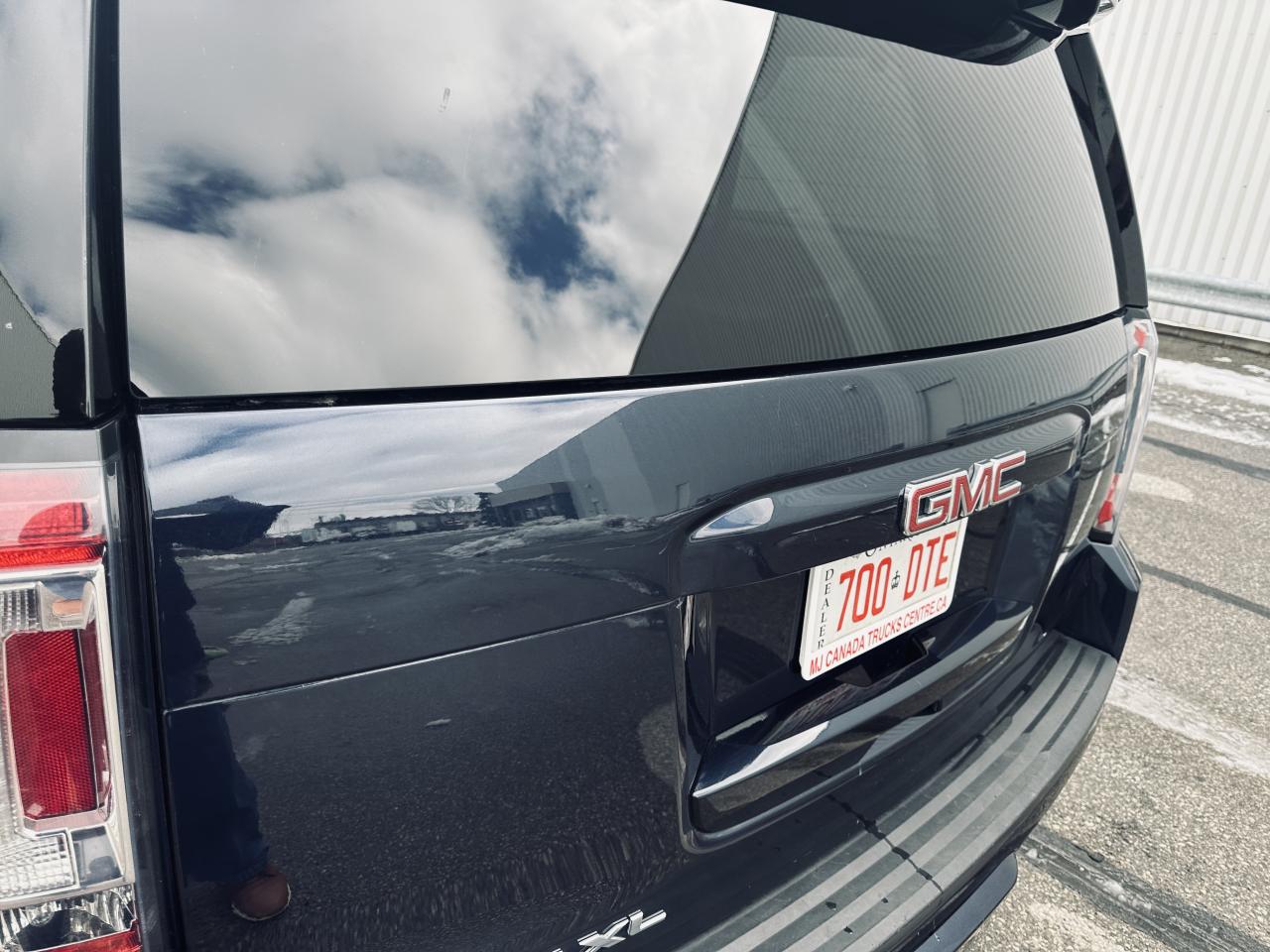 2017 GMC Yukon XL SLT 8 Passengers Fully Equiped Photo