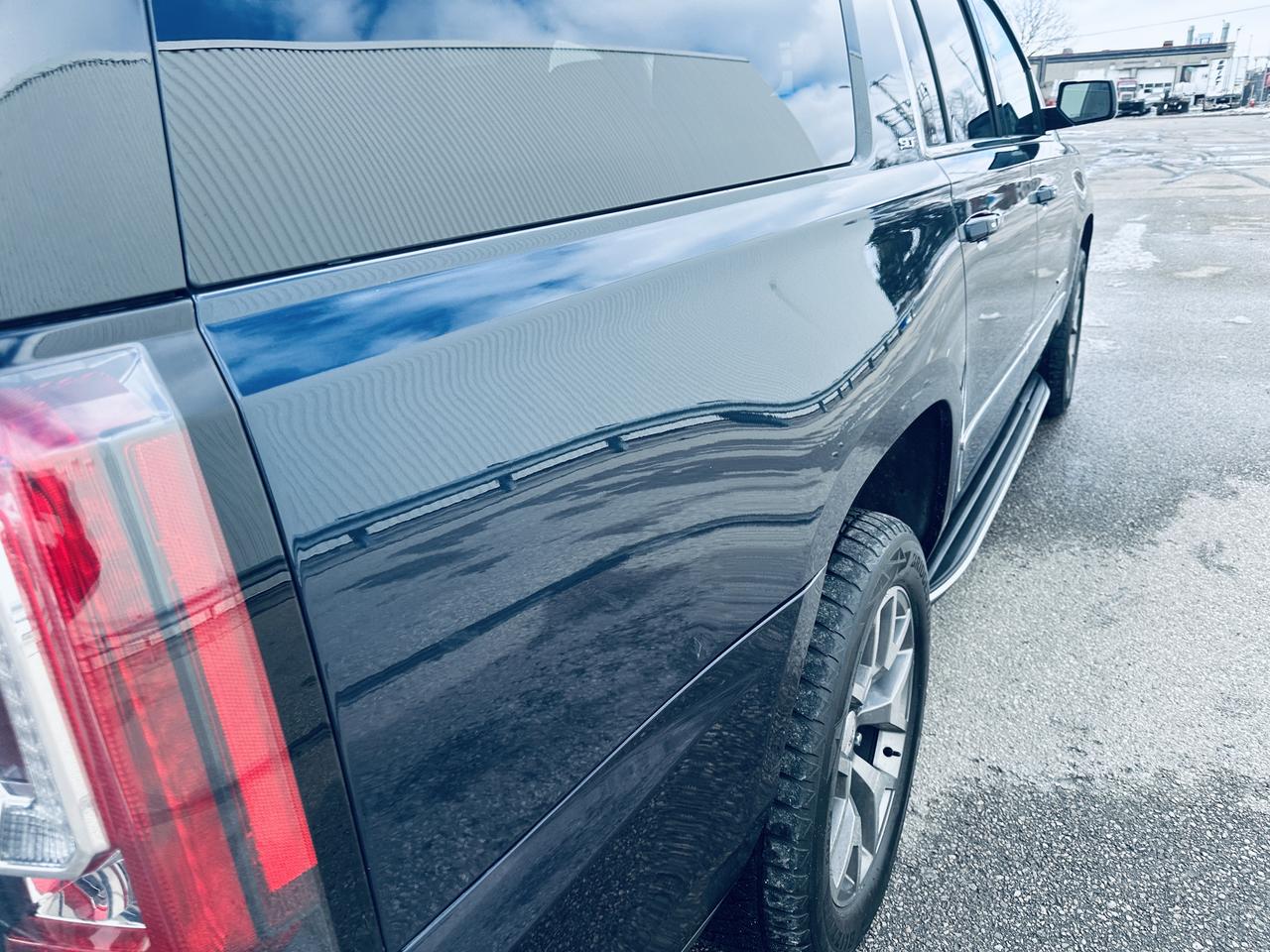 2017 GMC Yukon XL SLT 8 Passengers Fully Equiped Photo