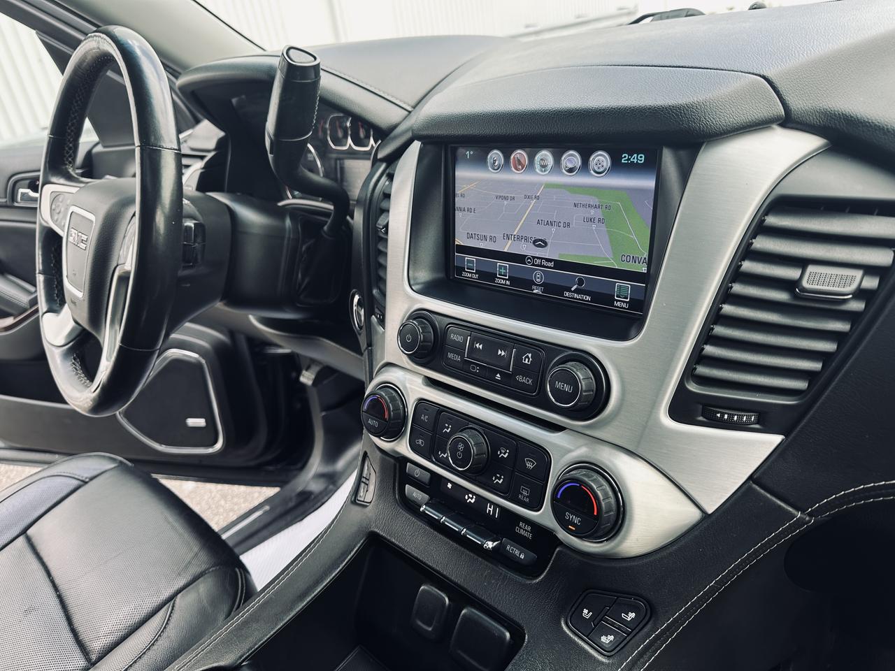 2017 GMC Yukon XL SLT 8 Passengers Fully Equiped Photo