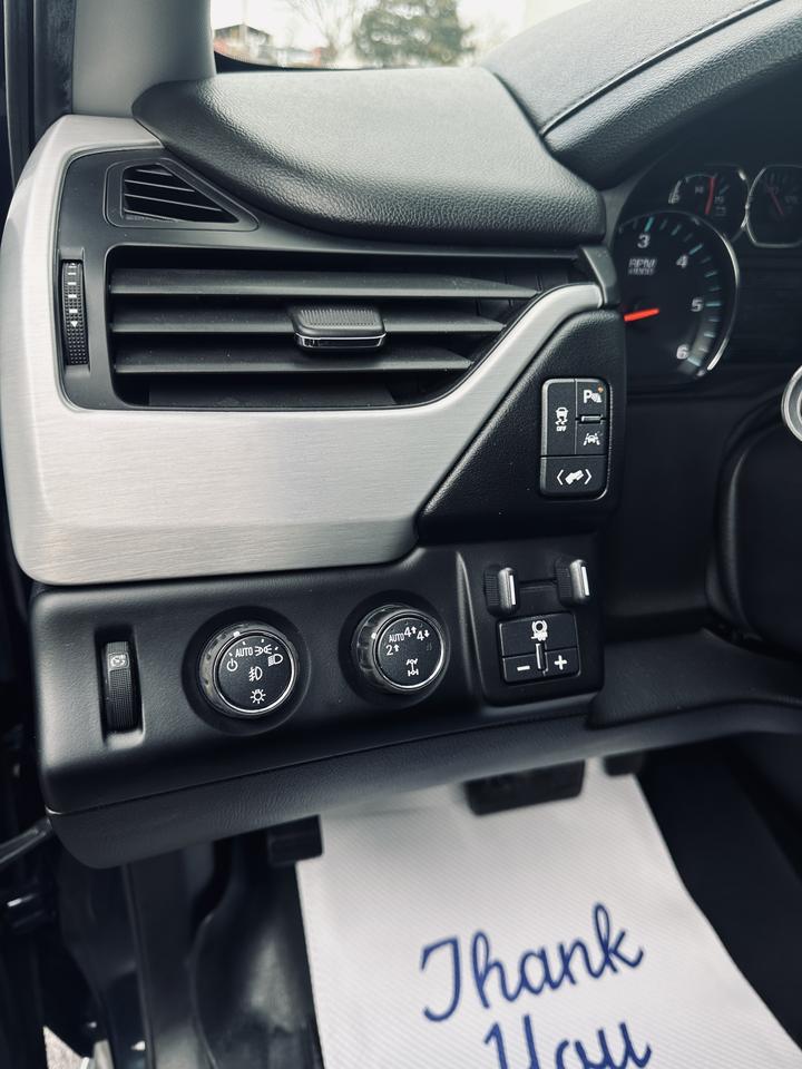 2017 GMC Yukon XL SLT 8 Passengers Fully Equiped Photo