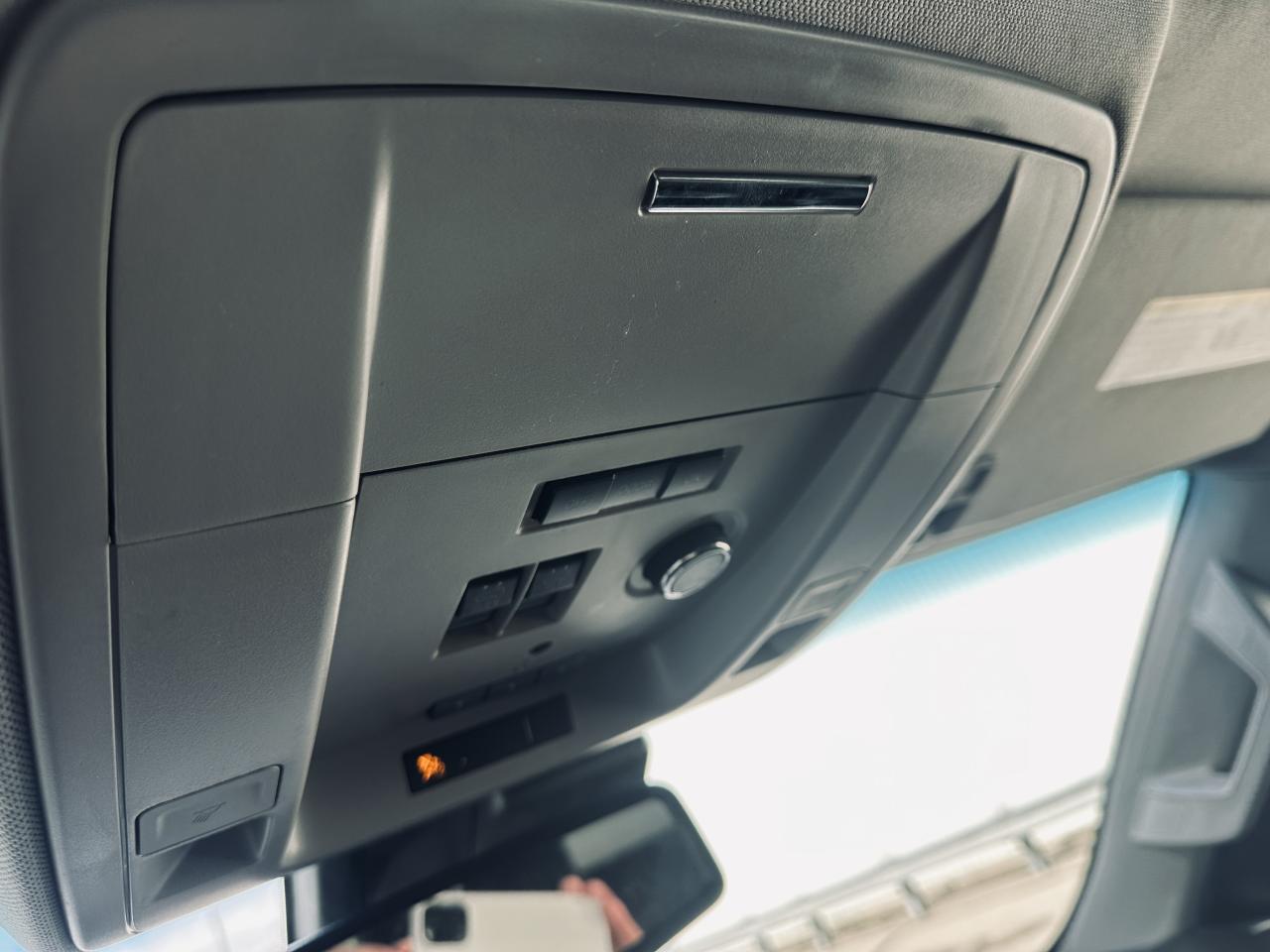 2017 GMC Yukon XL SLT 8 Passengers Fully Equiped Photo