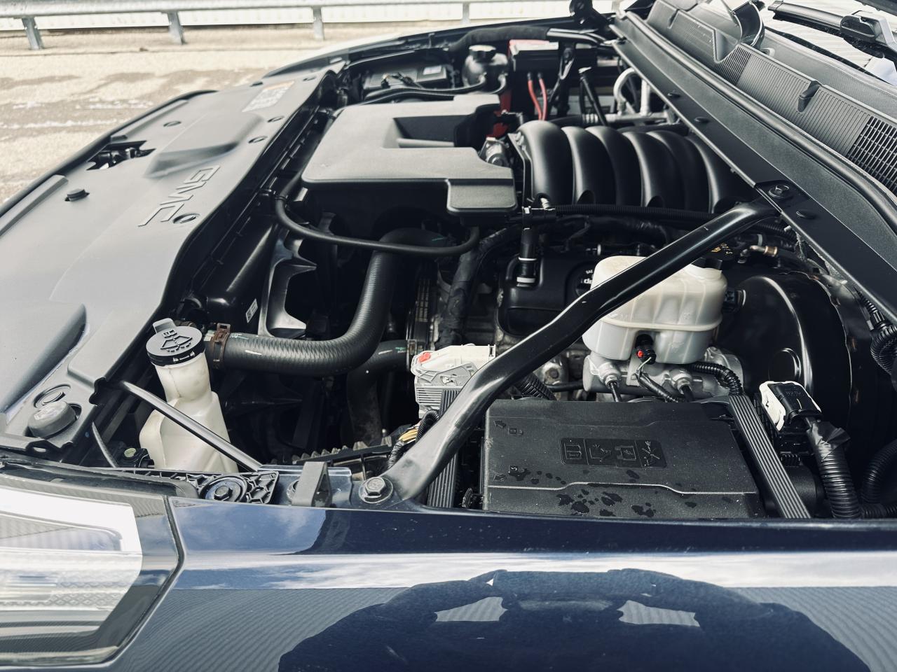 2017 GMC Yukon XL SLT 8 Passengers Fully Equiped Photo