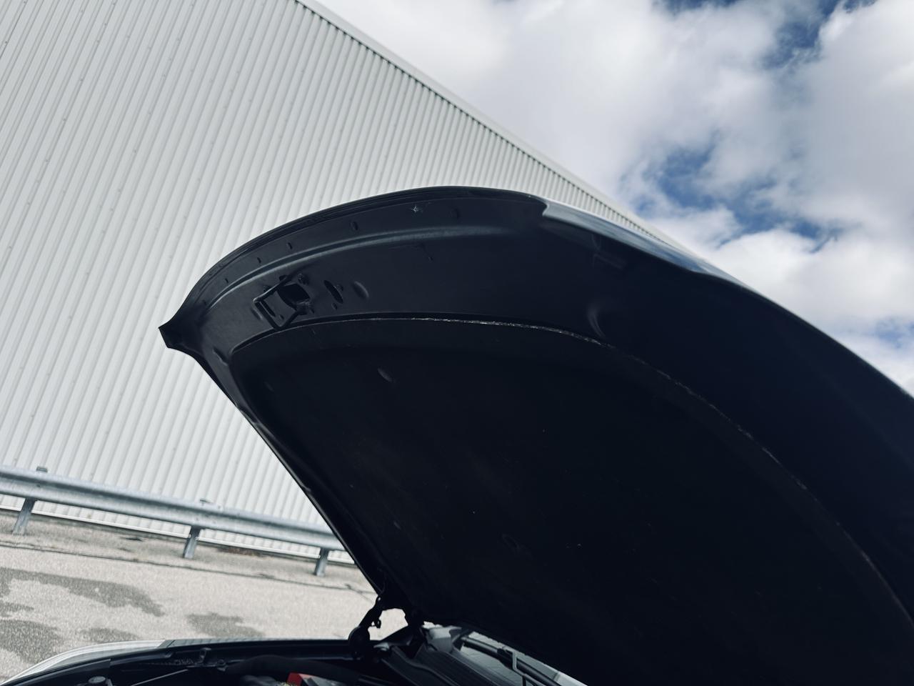 2017 GMC Yukon XL SLT 8 Passengers Fully Equiped Photo