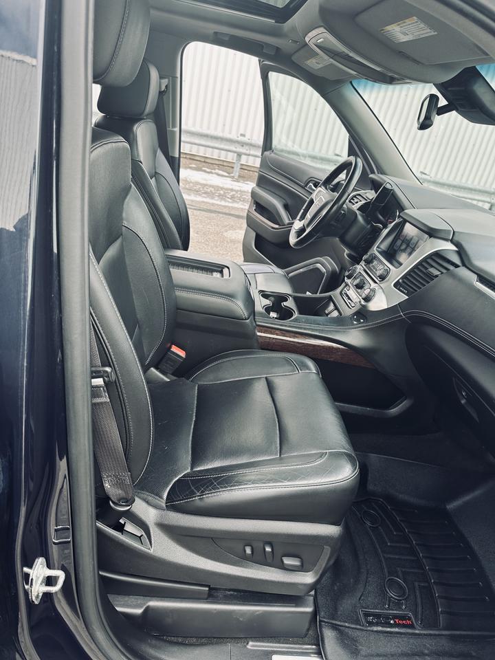 2017 GMC Yukon XL SLT 8 Passengers Fully Equiped Photo