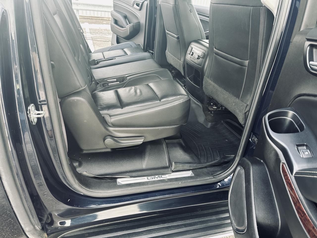 2017 GMC Yukon XL SLT 8 Passengers Fully Equiped Photo