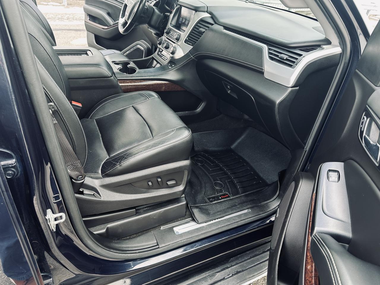 2017 GMC Yukon XL SLT 8 Passengers Fully Equiped Photo