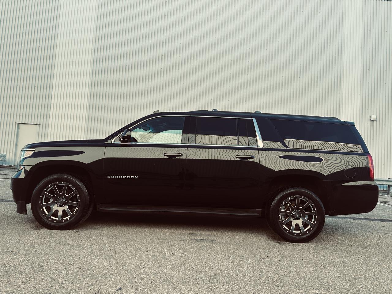 2017 Chevrolet Suburban LT 8 Pass Triple Black Fully Equiped Photo