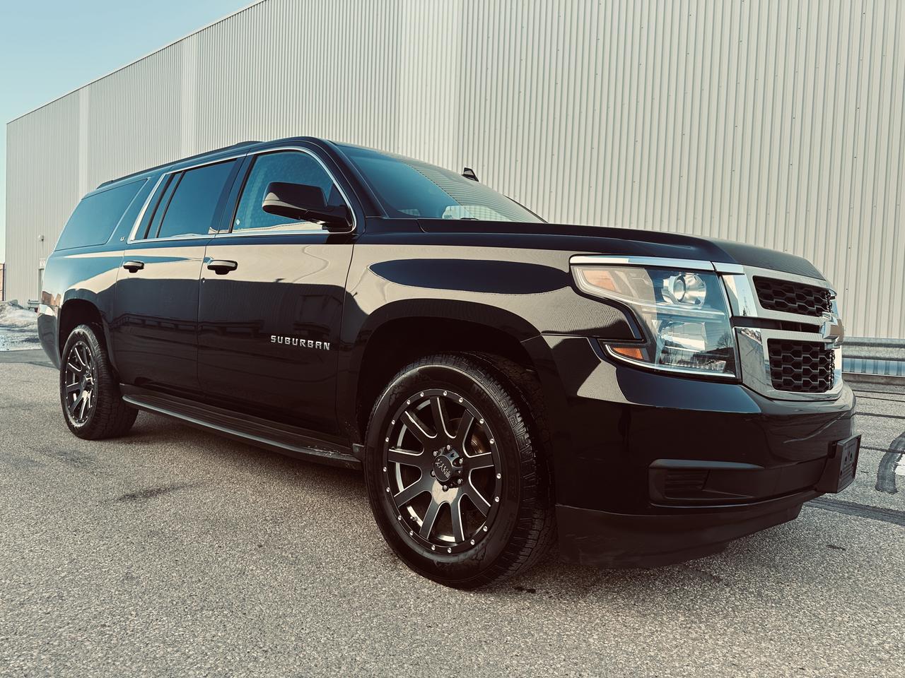 2017 Chevrolet Suburban LT 8 Pass Triple Black Fully Equiped Photo