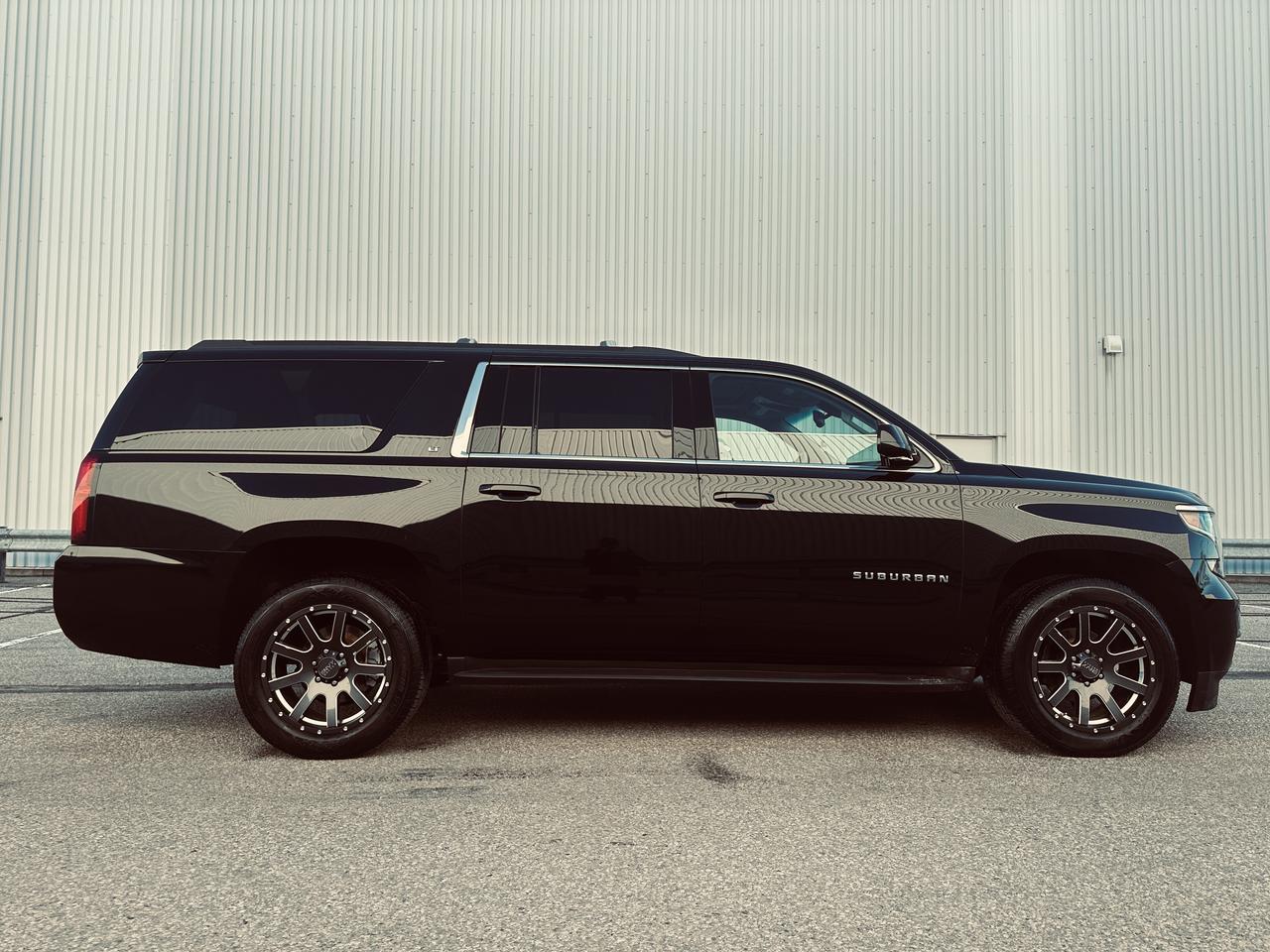 2017 Chevrolet Suburban LT 8 Pass Triple Black Fully Equiped Photo