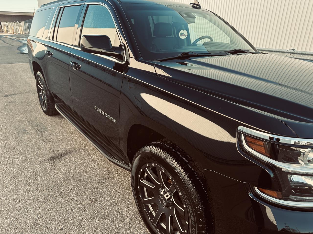 2017 Chevrolet Suburban LT 8 Pass Triple Black Fully Equiped Photo