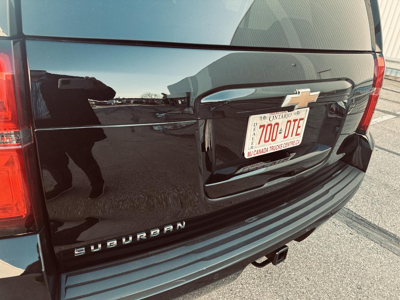 2017 Chevrolet Suburban LT 8 Pass Triple Black Fully Equiped Photo