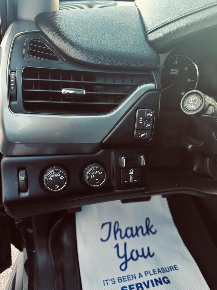 2017 Chevrolet Suburban LT 8 Pass Triple Black Fully Equiped Photo