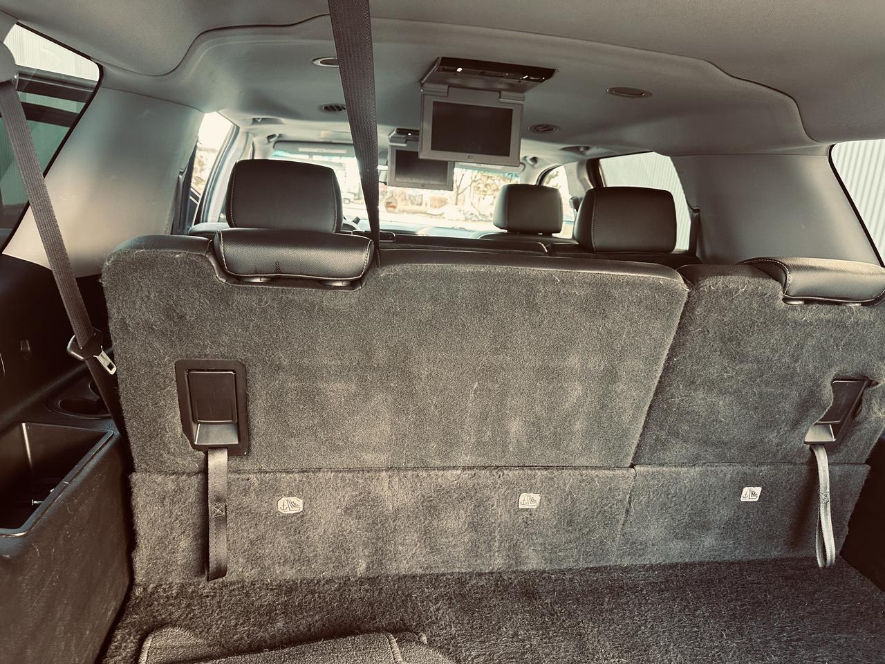 2017 Chevrolet Suburban LT 8 Pass Triple Black Fully Equiped Photo