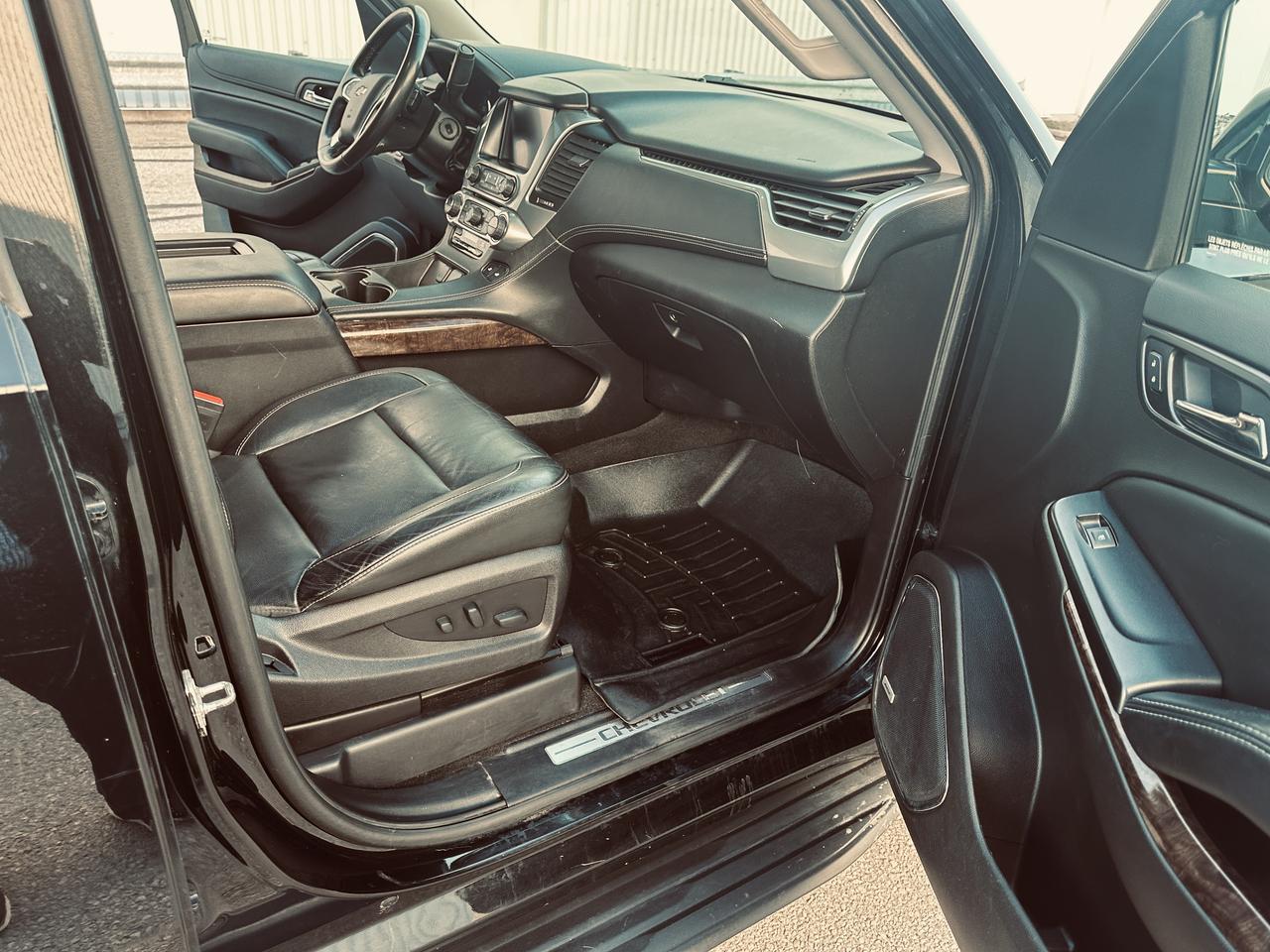 2017 Chevrolet Suburban LT 8 Pass Triple Black Fully Equiped Photo