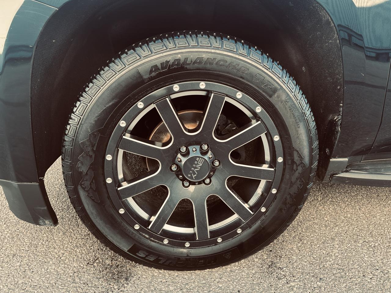 2017 Chevrolet Suburban LT 8 Pass Triple Black Fully Equiped Photo