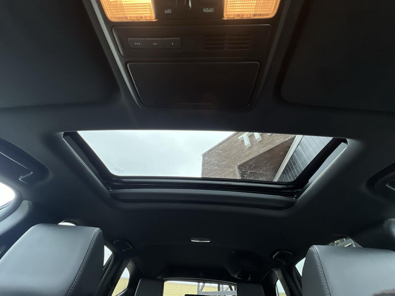 2020 Honda CR-V Sport AWD, MOONROOF, HEATED LEATHER SEATS, HEATED STEERING WHEEL, BACK UP CAM, POWER LIFTGATE!! Photo