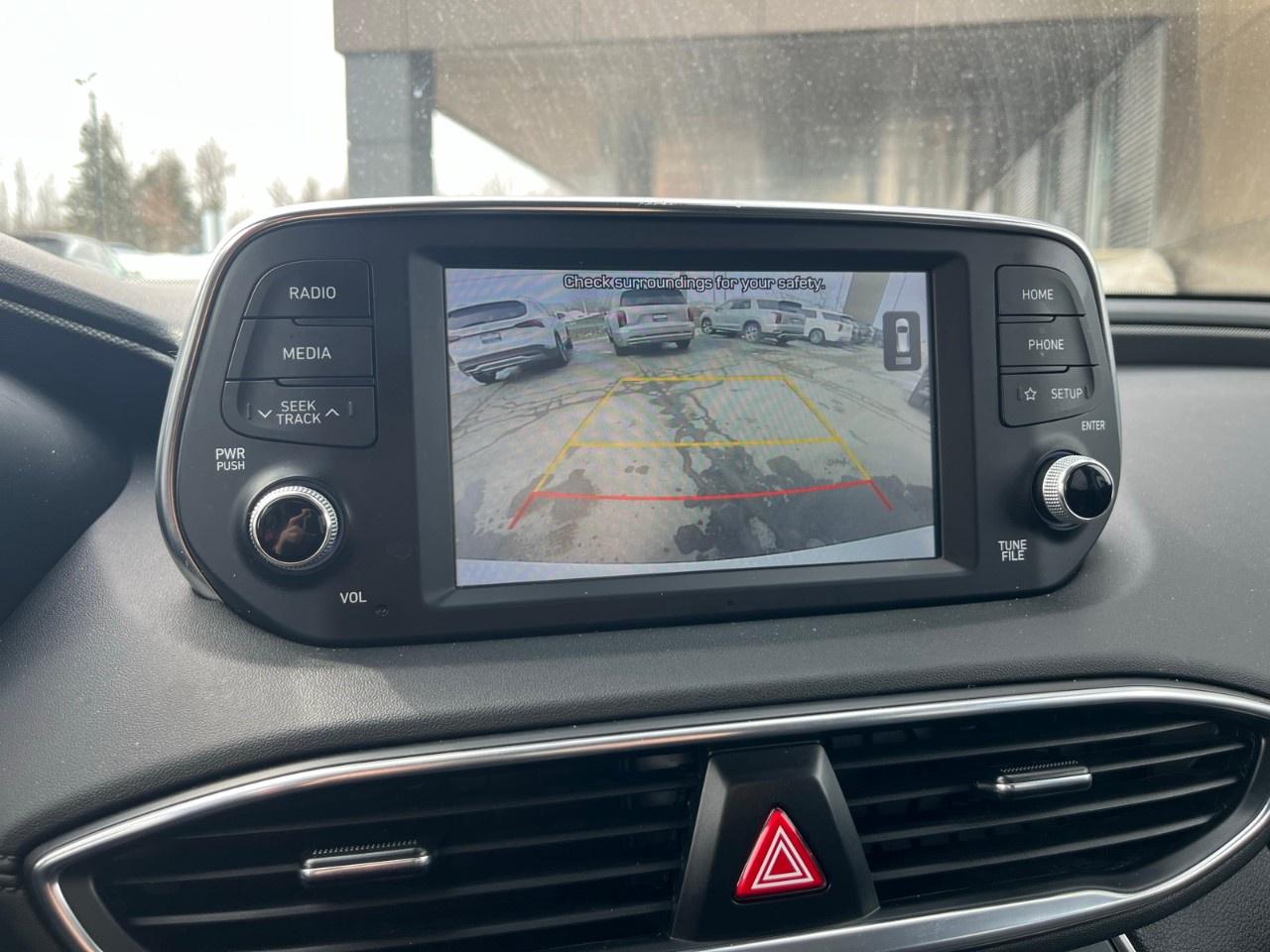 2020 Hyundai Santa Fe 2.4L Essential AWD w/Safety Package Photo