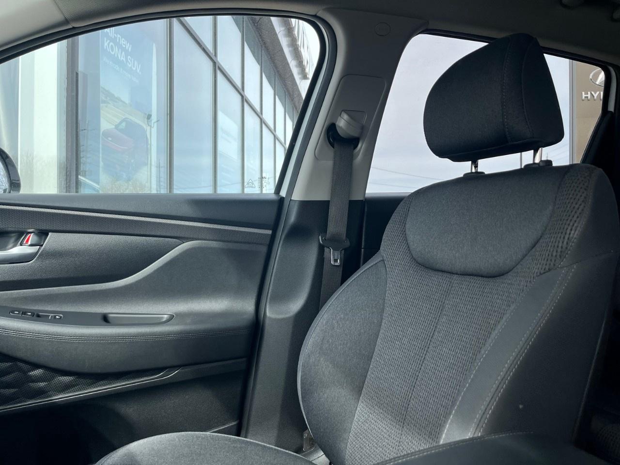 2020 Hyundai Santa Fe 2.4L Essential AWD w/Safety Package Photo