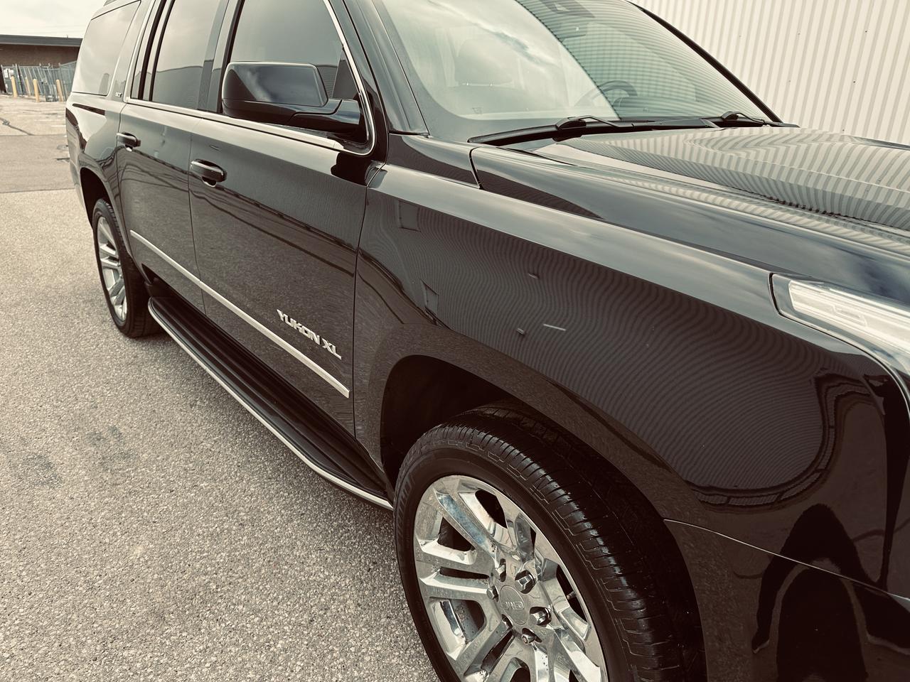 2020 GMC Yukon XL SLT 8 Passengers Triple Black Loaded Photo